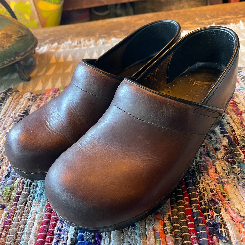 Dansko Brown Leather women’s 40-9.5/10-free shipping